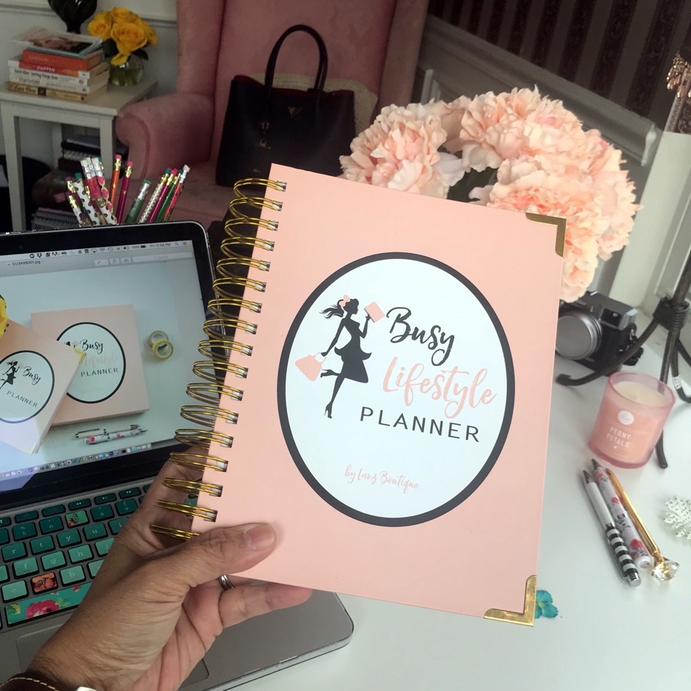 Undated Pink Planner - Picture 5 of 10